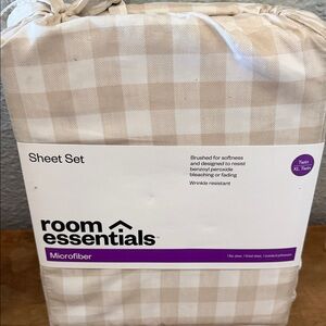 Room Essentials Beige and White Buffalo Check Microfiber Sheet Set